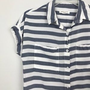 Beach Lunch Lounge | Striped Collar Tee